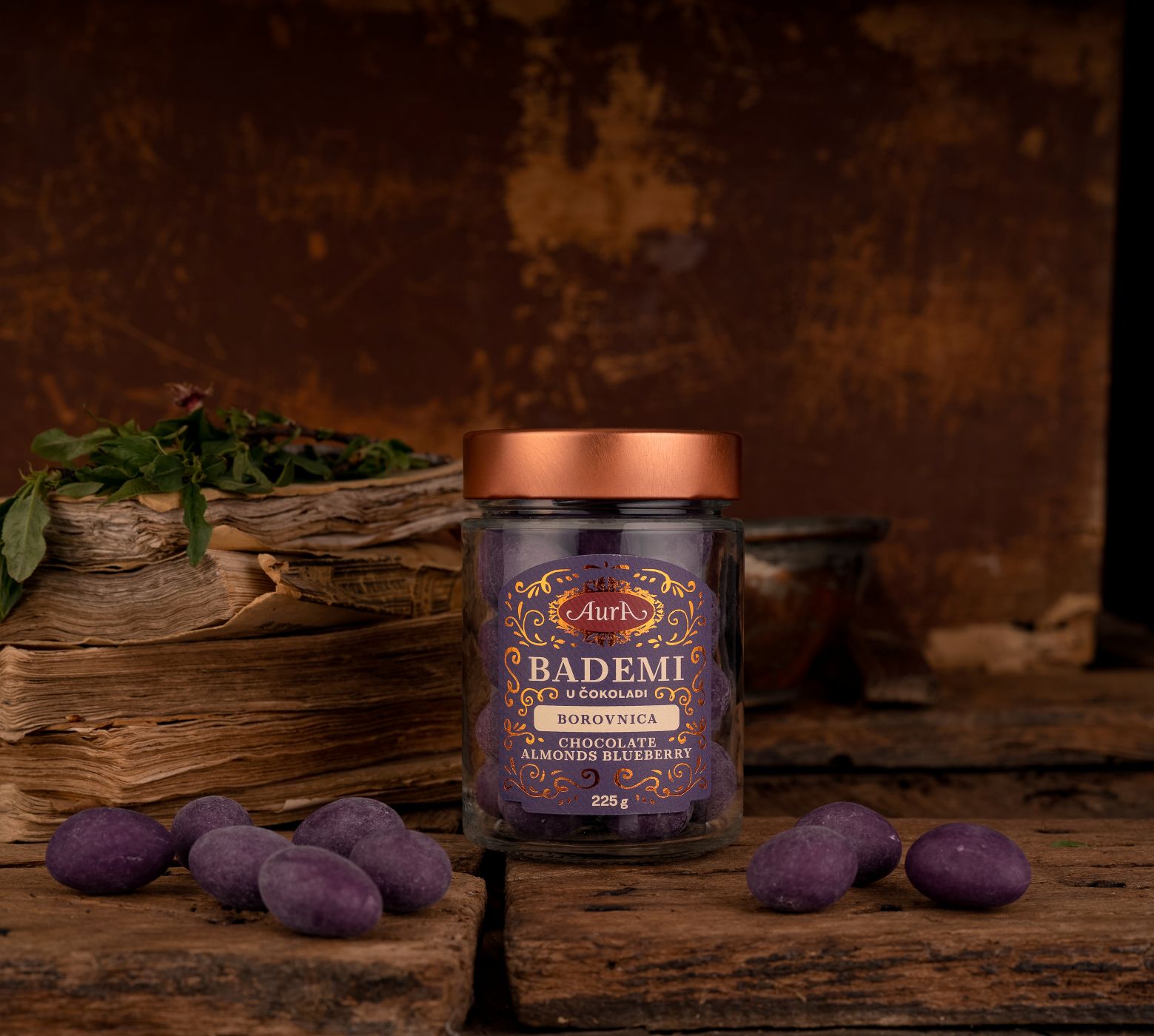 Mandeljni v čokoladi – Borovnica  - Aura