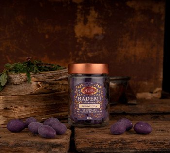 Mandeljni v čokoladi – Borovnica - Aura