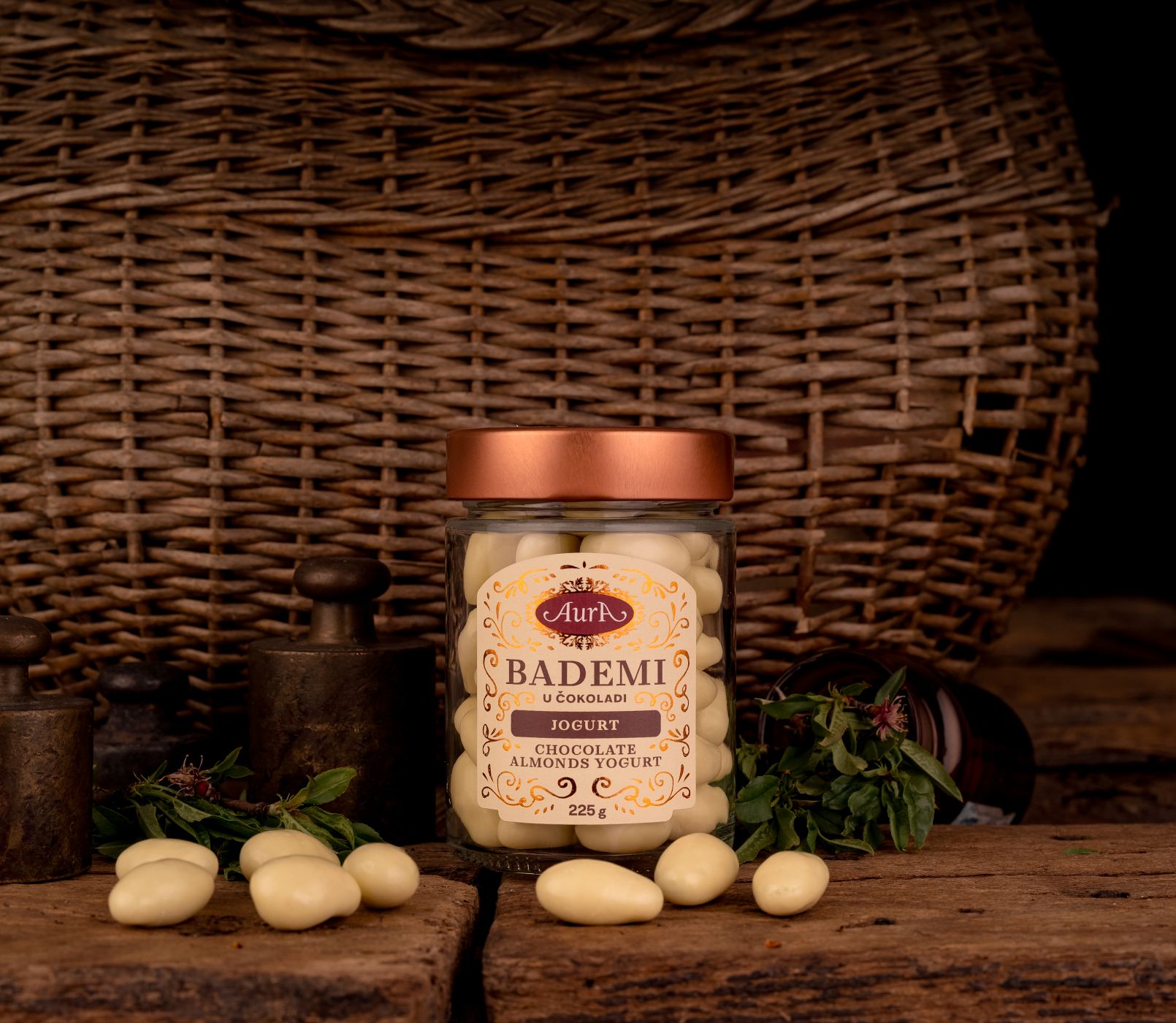 Mandeljni v čokoladi – Jogurt  - Aura