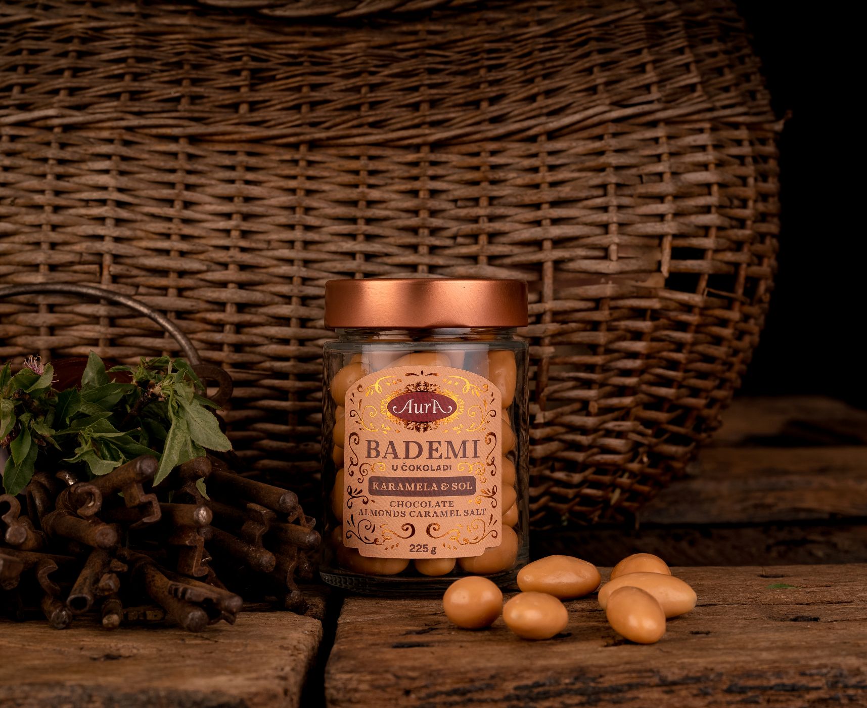 Mandeljni v čokoladi – Slana karamela  - Aura