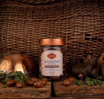 Mandeljni v mlečni čokoladi - Aura